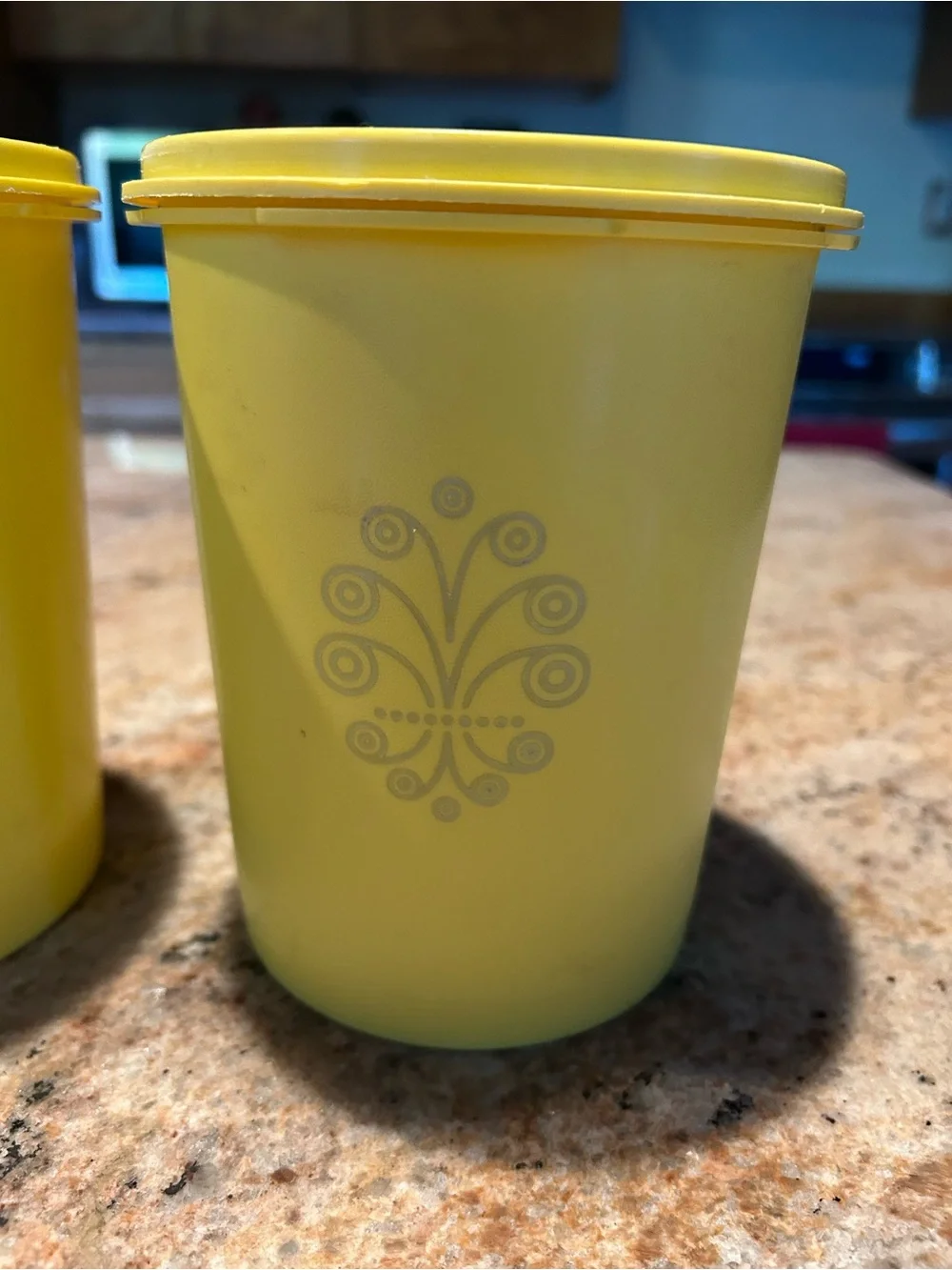 Tupperware Servalier Canister Set (2) Vintage #811-13 #811-14